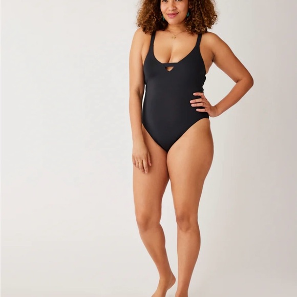 ❤️Logan one piece 🌸 - Picture 3 of 6